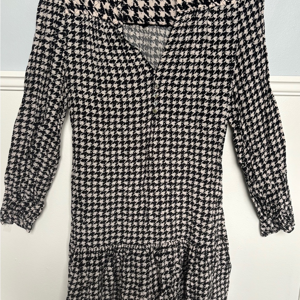Maeve Black and White Houndstooth Long Sleeve Top